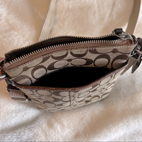 Coach Bag! - Picture 12 of 15